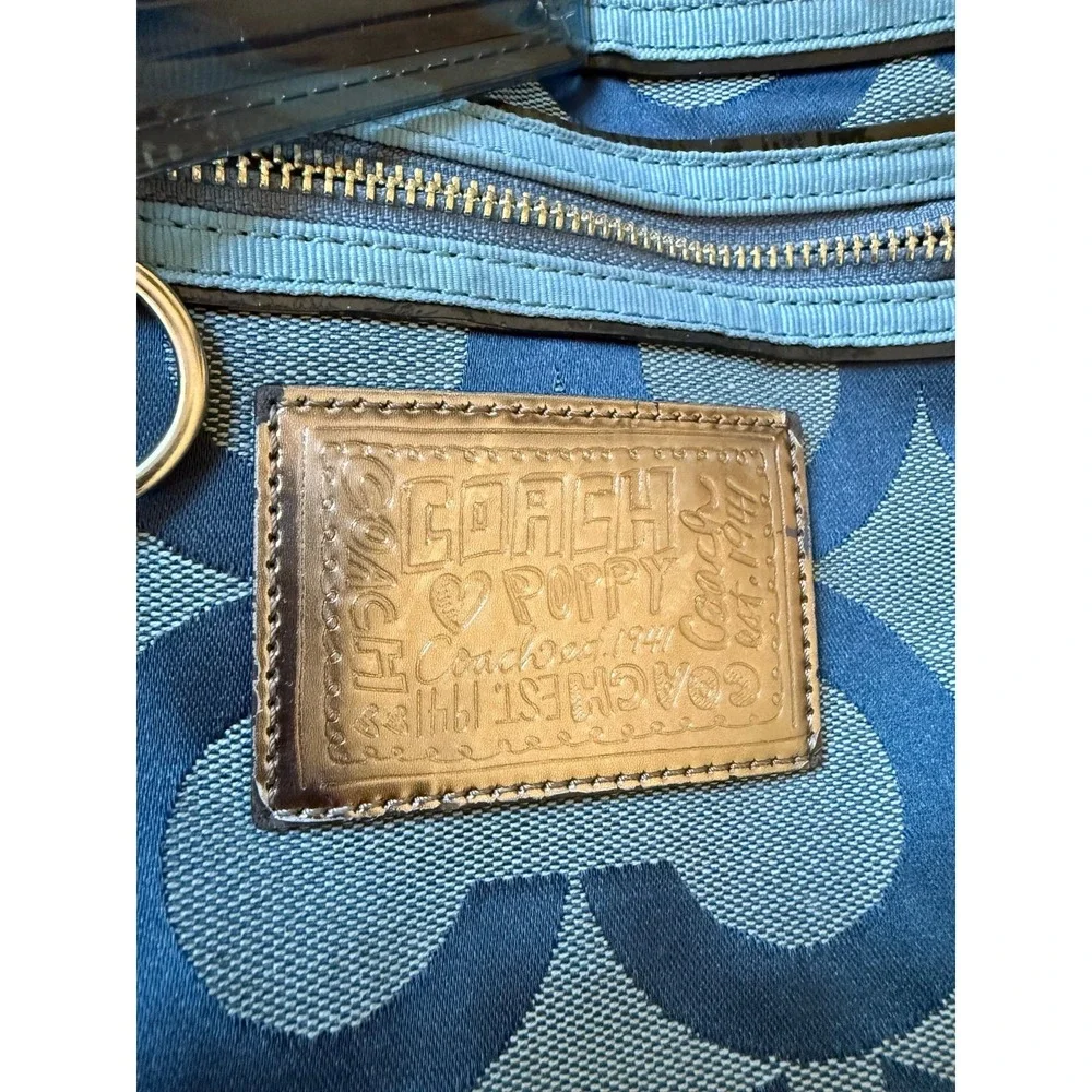 Blue COACH poppy hand bag purse‎ with keychains 2010